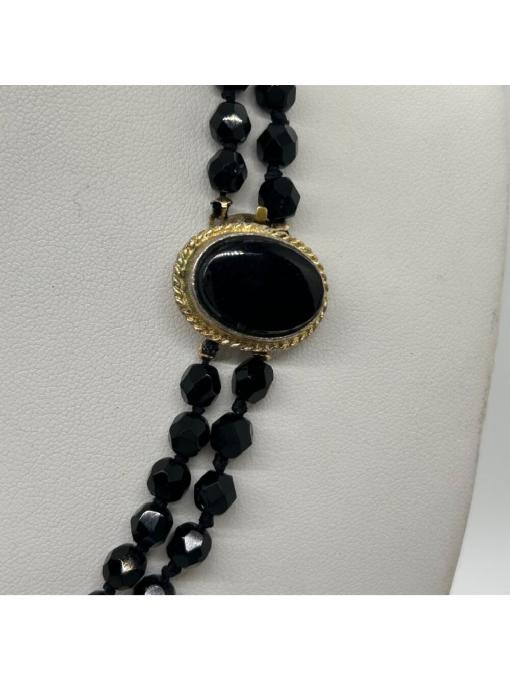 Vintage Glass Beaded Necklace Black Handknotted With Gold-Tone Oval Clasp 1950 - - Picture 3 of 13